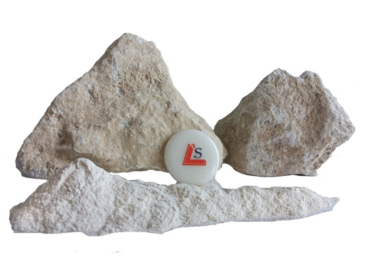 钠长石：光电显示资料行业的关键原料