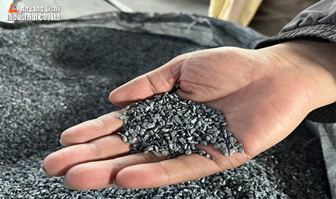 铁合金工业中的生长剂：类型和利用